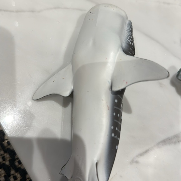$9 with minimum $20 spend. 3 Papo sharks - Picture 4 of 6